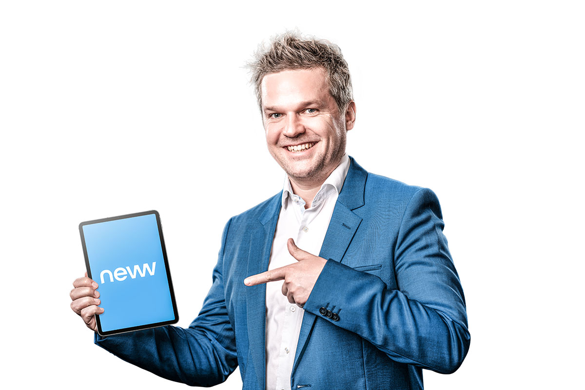 MICHAEL_PORTRAIT_tablet_finger_newvision_new