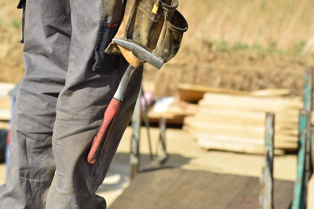 Wie der Handwerker beim Bauvorhaben mitwirkt